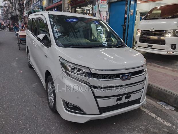 Toyota Noah 1.8 FWD Hybrid (7 seater) 2021 Pearl
