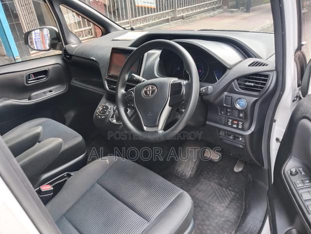 Toyota Noah 1.8 FWD Hybrid (7 seater) 2021 Pearl