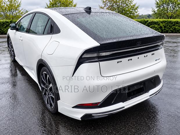 Toyota Prius 2023 Pearl