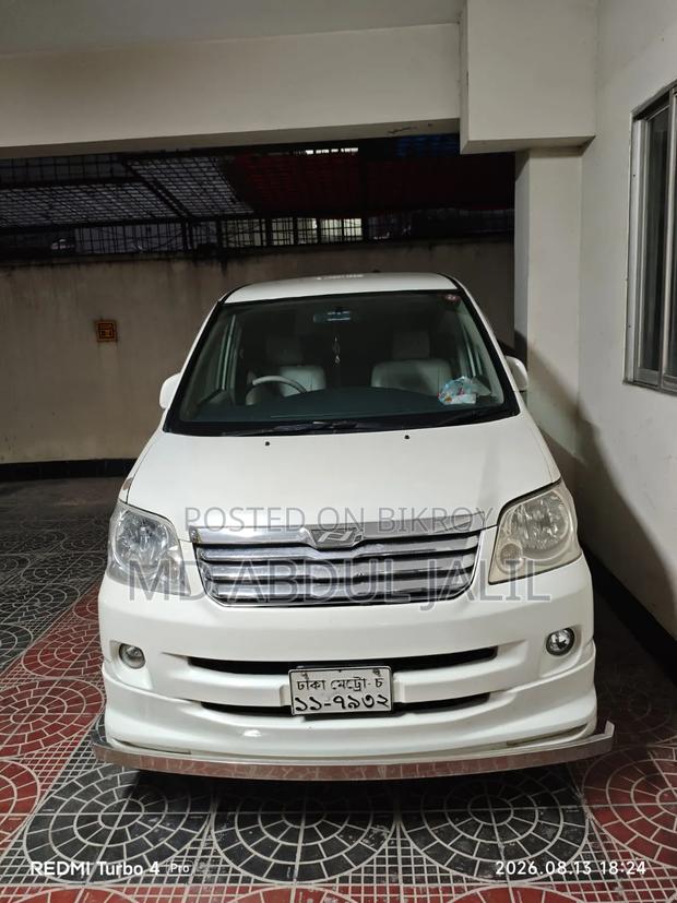 Toyota Noah 2007 Pearl