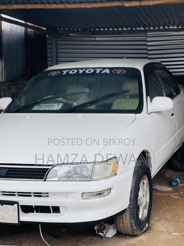 Toyota Corolla Automatic 1996 White