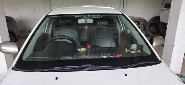 Car 2002 White
