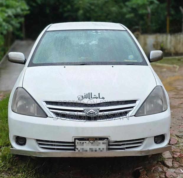 Car 2002 White