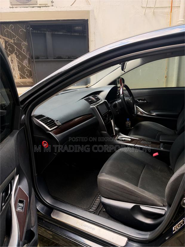Toyota Premio 1.5 FWD 2018 Black