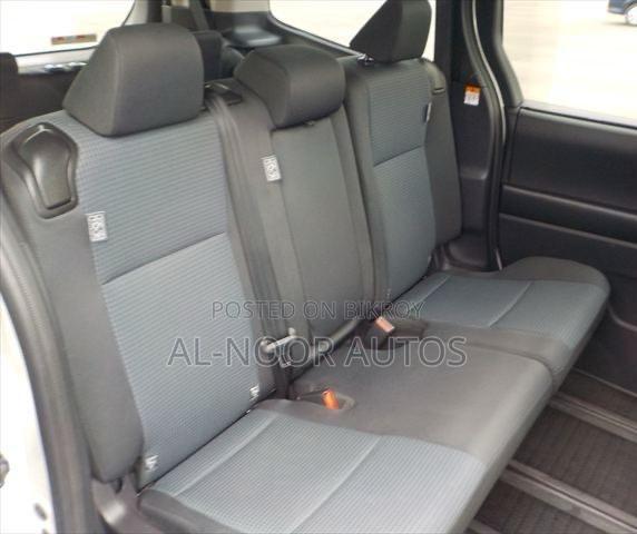 Toyota Noah 2022 Pearl