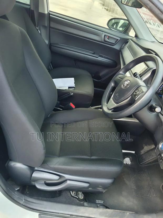 Toyota Corolla Fielder 2021 White