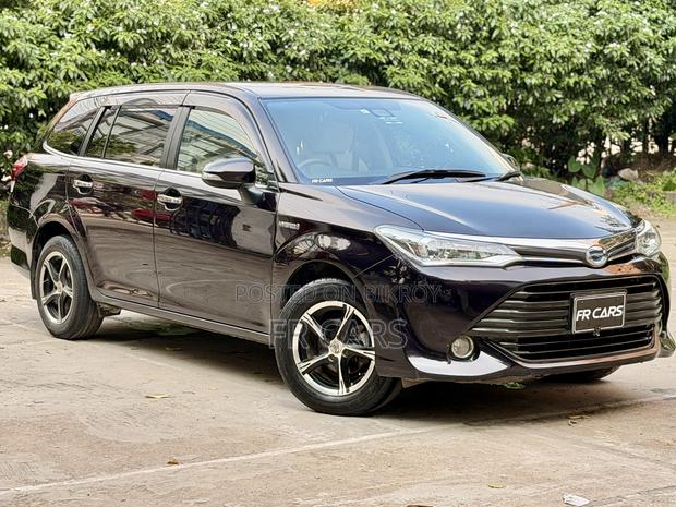 Toyota Corolla Fielder 1.5 Hybrid FWD 2017 Purple