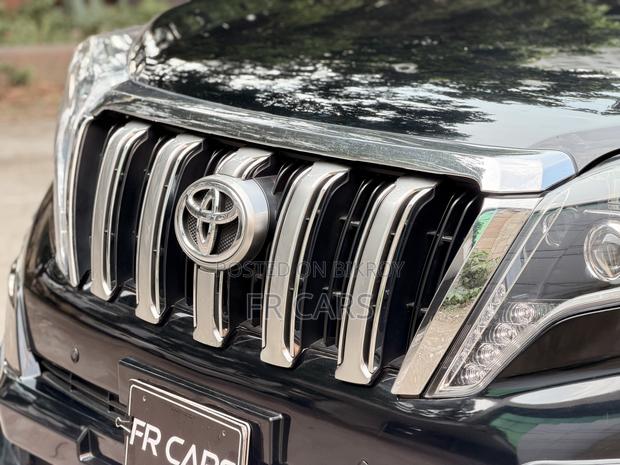 Toyota Land Cruiser Prado 2.7 i 2011 Black