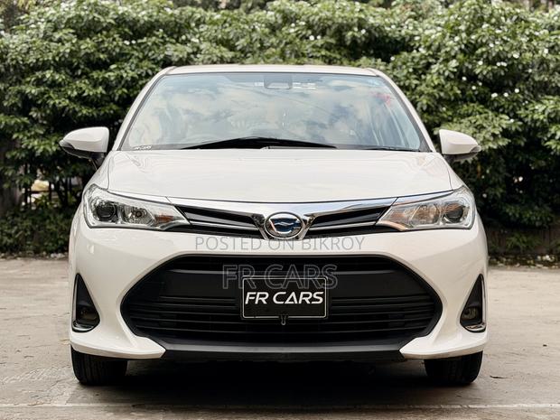 Toyota Axio 1.5 Hybrid 2WD 2018 White