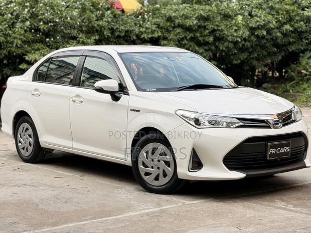 Toyota Axio 1.5 Hybrid 2WD 2018 White