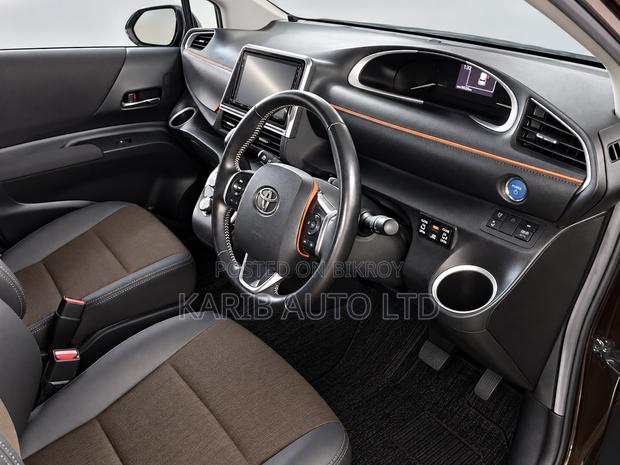 Toyota Sienta 2021 Brown