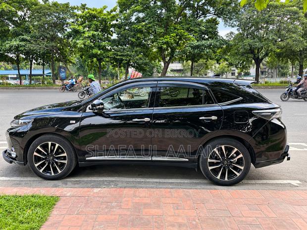 Toyota Harrier 2.0 2015 Black