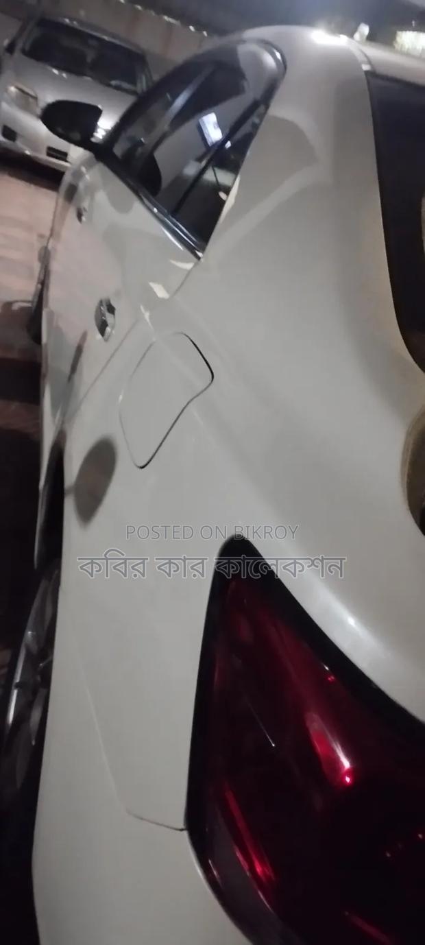 Toyota Premio 2018 Pearl