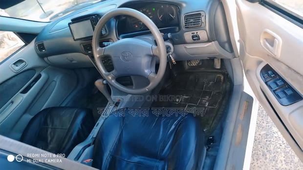 Toyota Corolla 1998 White