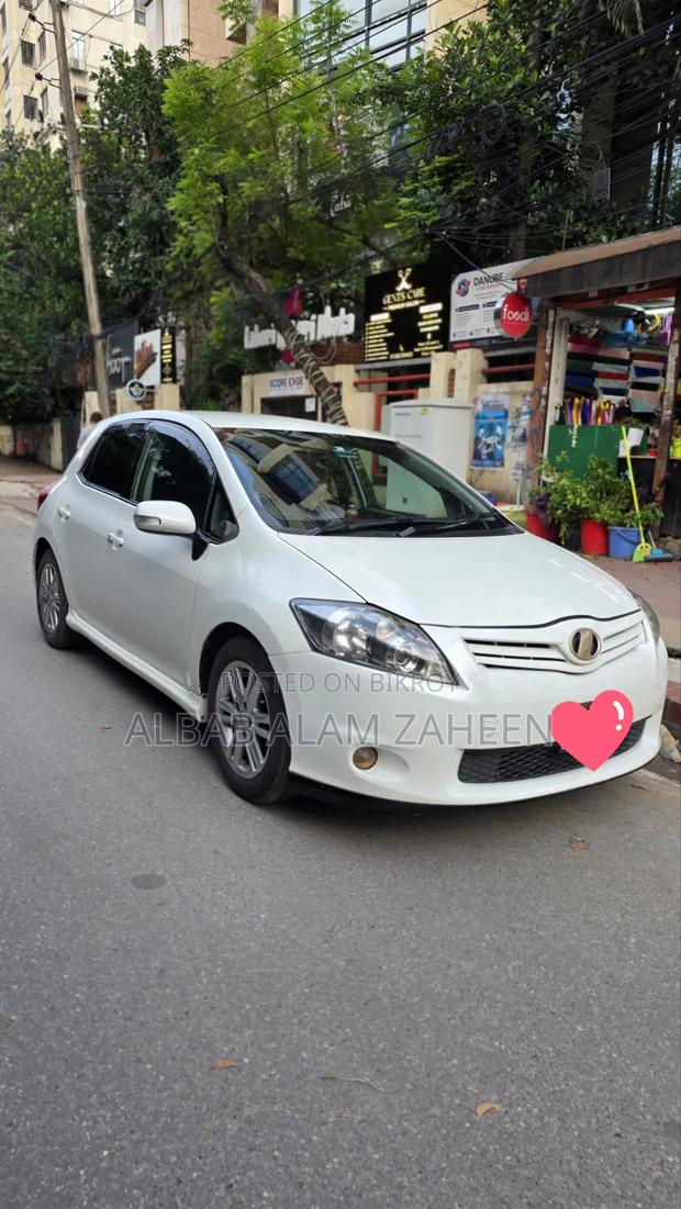 Toyota Auris 2012 Off white