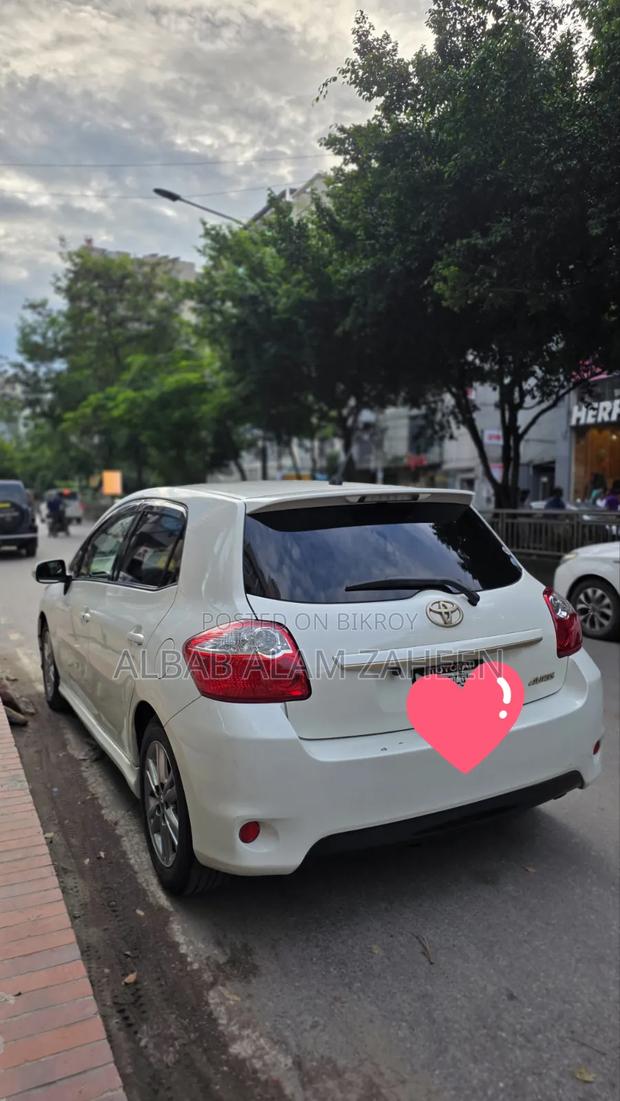 Toyota Auris 2012 Off white