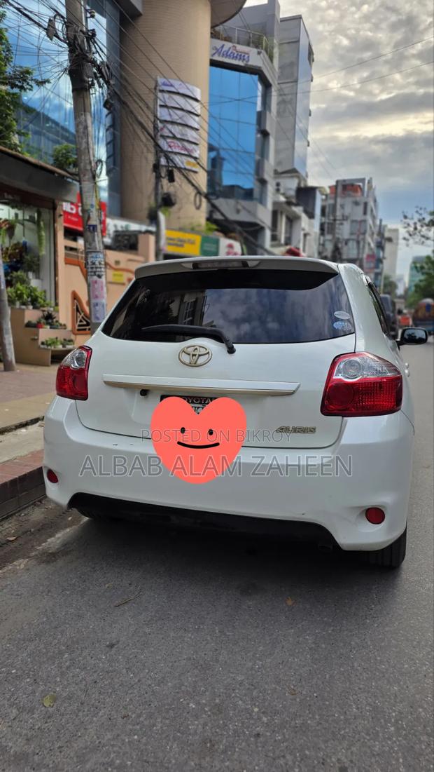 Toyota Auris 2012 Off white