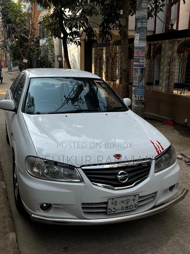 Nissan Sunny 2011 White