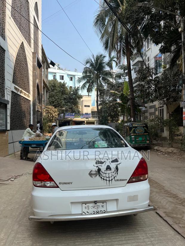 Nissan Sunny 2011 White