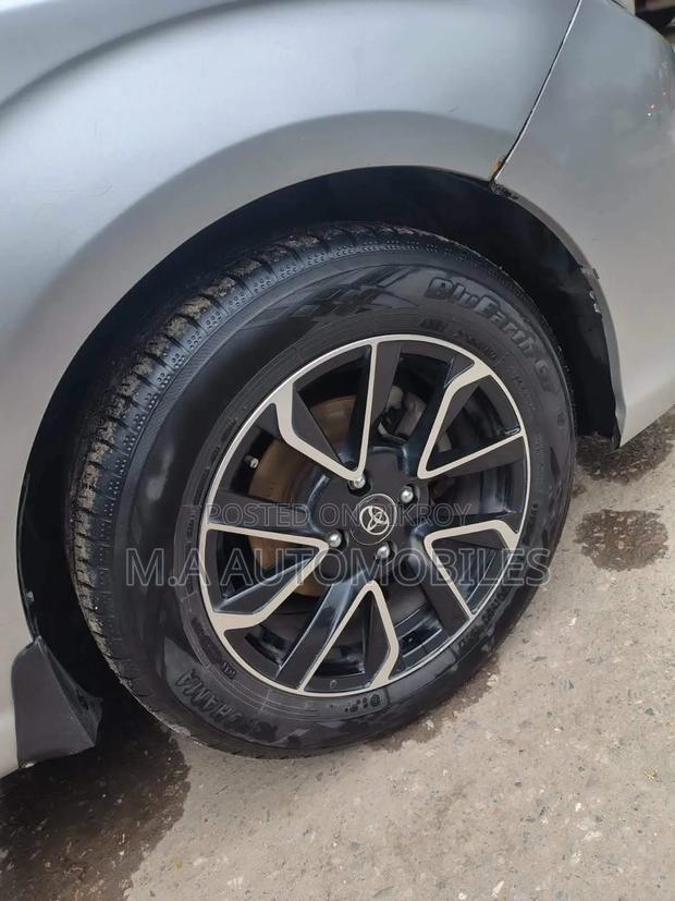 Toyota Axio 2019 Silver