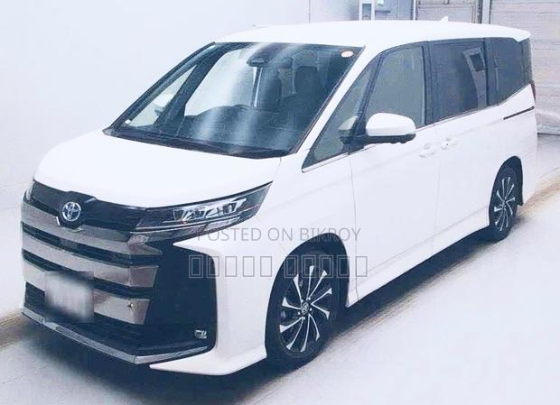 Toyota Noah 2022 Pearl
