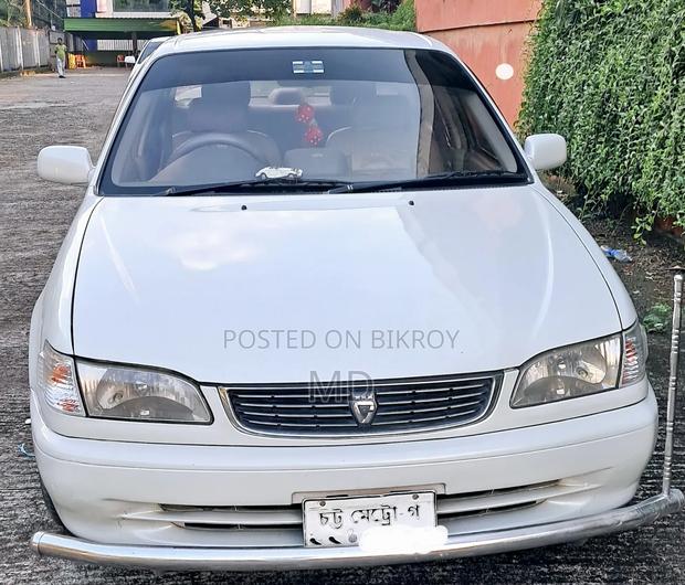 Toyota Corolla Sedan 1999 Pearl