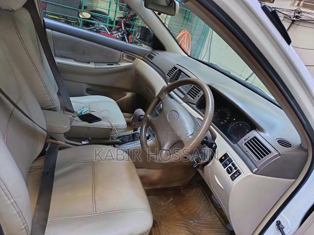 Toyota Corolla 2005 White