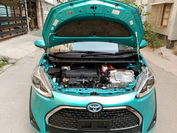 Toyota Sienta 2020 Green