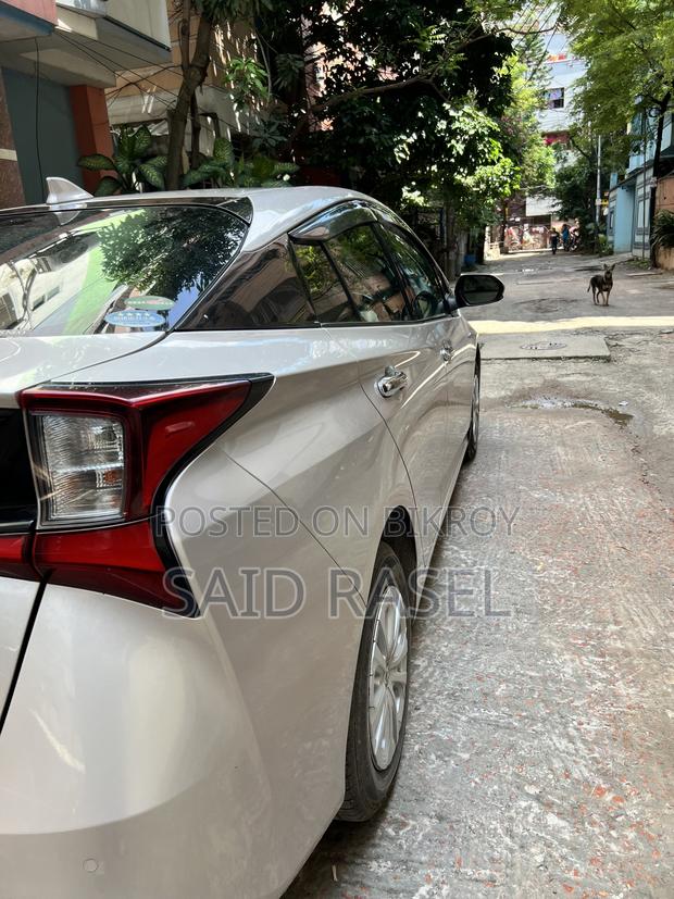 Toyota Prius 2019 Beige