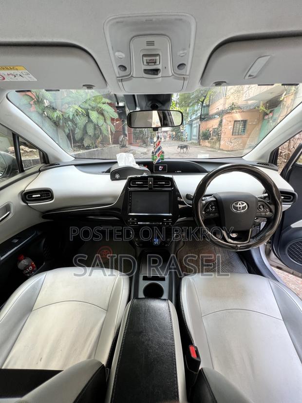 Toyota Prius 2019 Beige