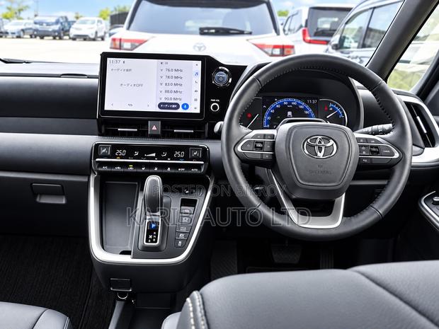 Toyota Noah 2024 Gray