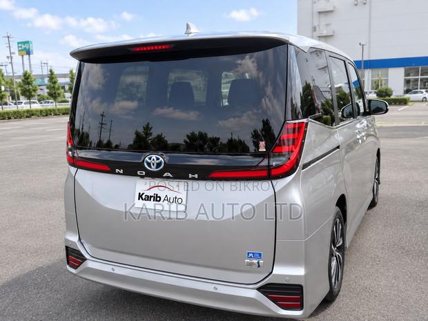 Toyota Noah 2024 Gray