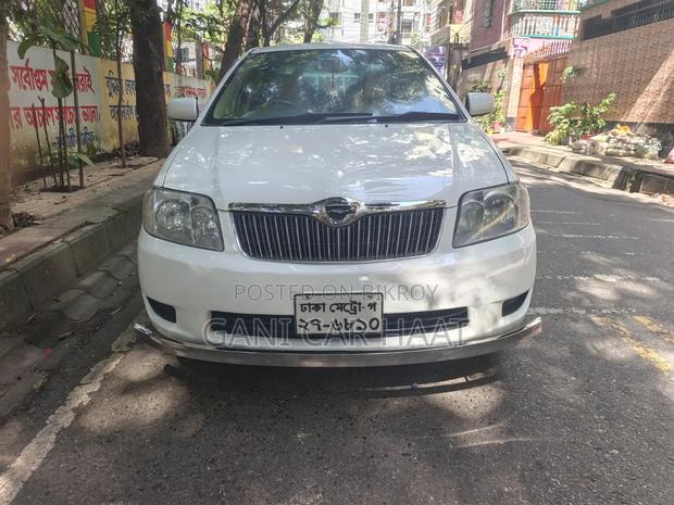 Toyota Corolla 2004 White