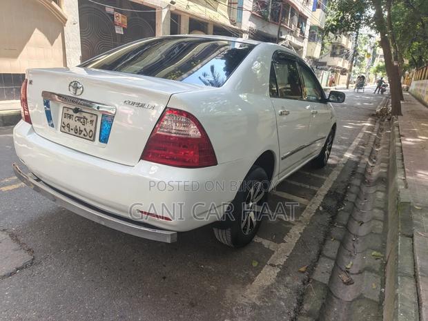 Toyota Corolla 2004 White