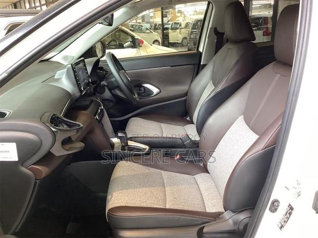 Toyota Yaris Cross 2021 Pearl