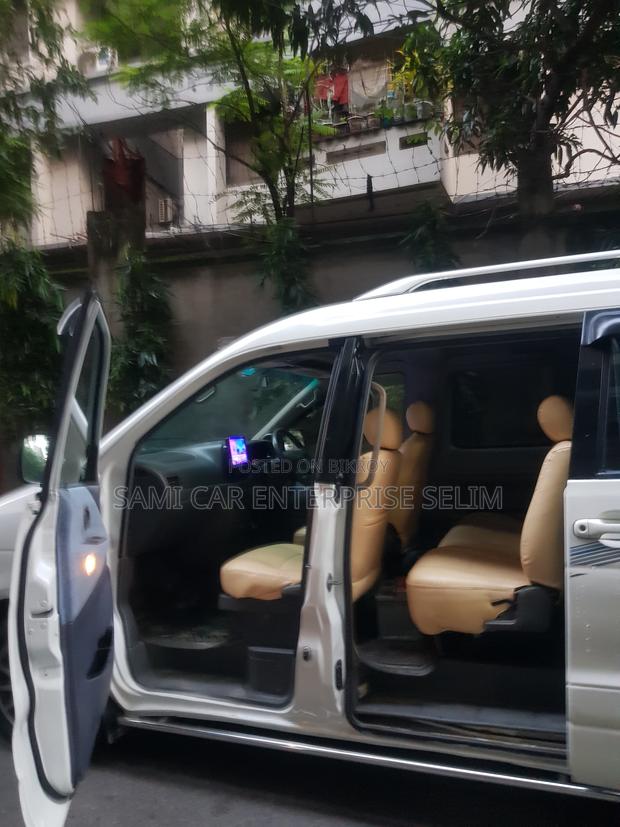 Toyota Noah 2005 White