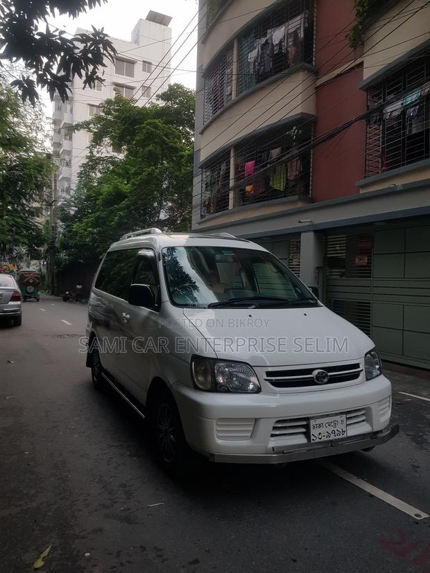 Toyota Noah 2005 White