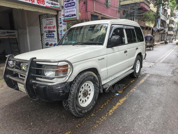 Mitsubishi Pajero 2.0 Pininfarina Automatic 2001 White