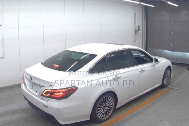Toyota Crown 2021 Pearl