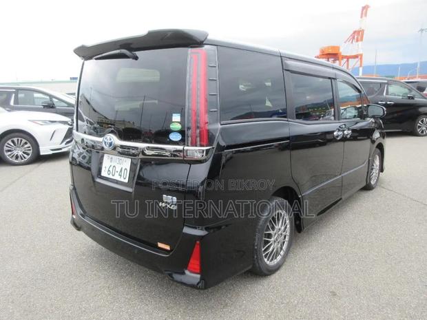 Toyota Noah 2021 Black