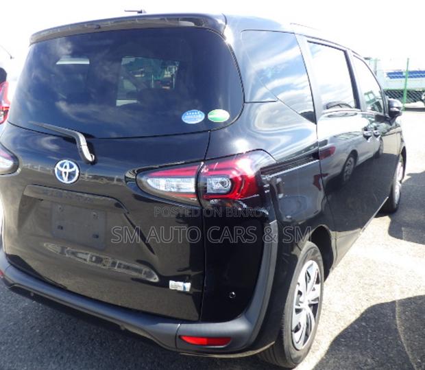 Toyota Sienta 2021 Black