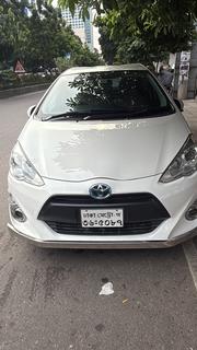 Toyota Aqua 2015 White for sale