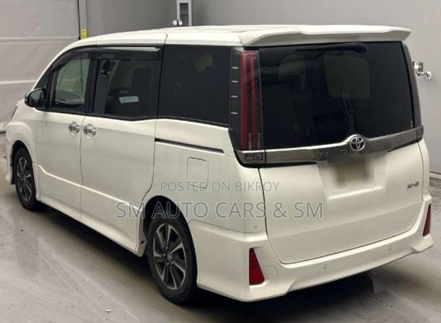 Toyota Noah 2021 Pearl