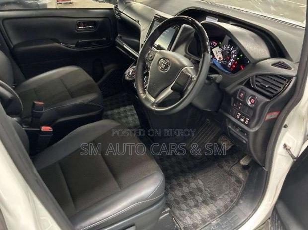 Toyota Noah 2021 Pearl