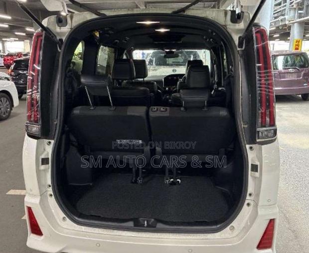 Toyota Noah 2021 Pearl