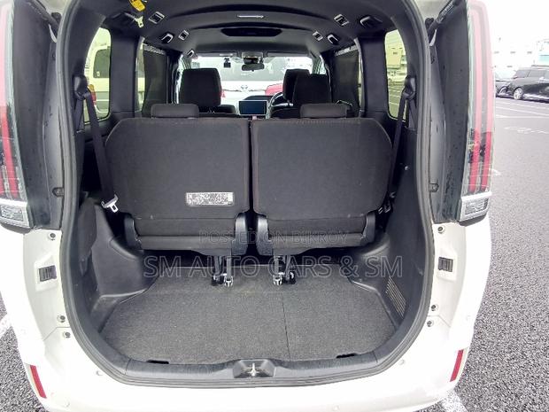 Toyota Noah 1.8 FWD Hybrid (7 seater) 2021 Pearl
