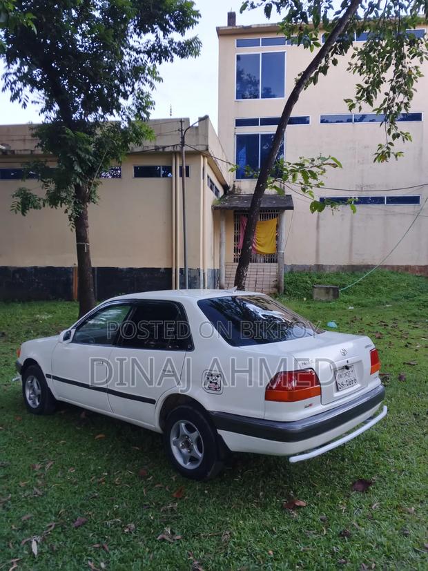 Toyota Corolla Sedan Automatic 1998 White
