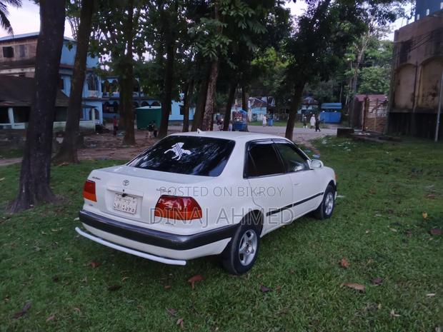 Toyota Corolla Sedan Automatic 1998 White