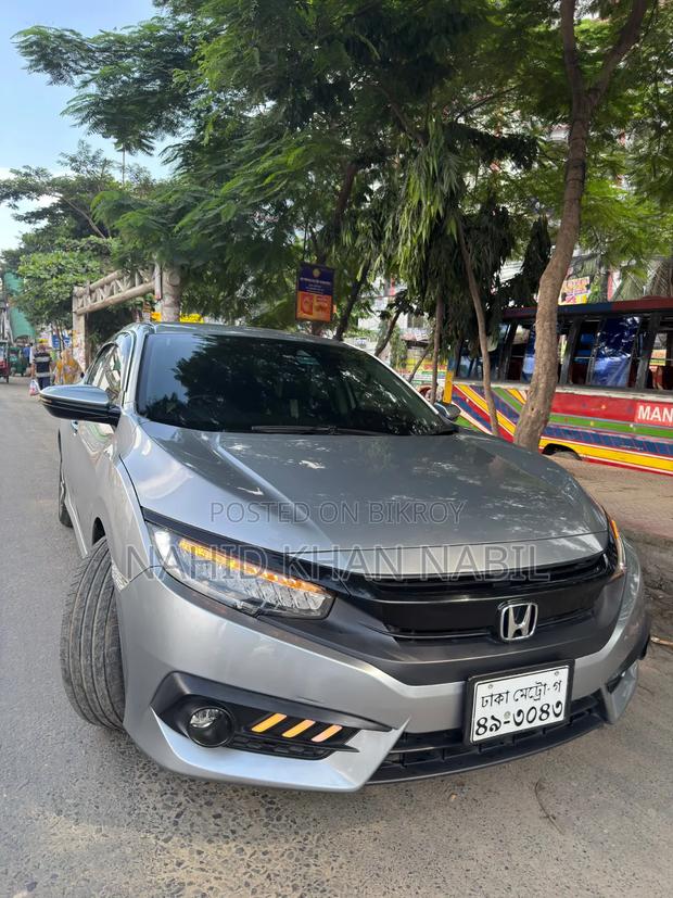 Honda Civic 2018 Silver
