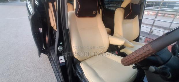 Toyota Noah 1.8 FWD Hybrid (7 seater) 2015 Black